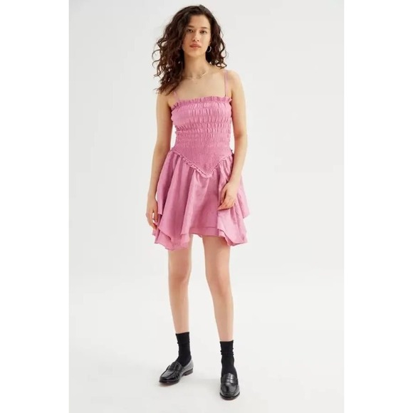 Urban Outfitters Poppy Smocked Mini Dress Size Large - Picture 1 of 6